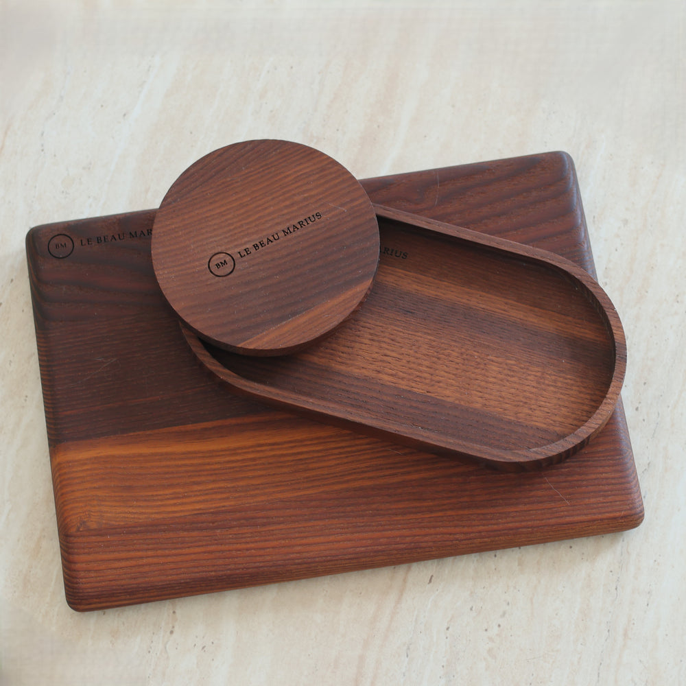 Planche à découper, plateau de service et dessous de mug en frêne thermotraité Le Beau Marius